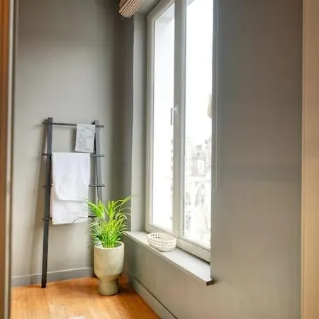 Spacious & Luminous Gem In Historic Building Apartment Ghent