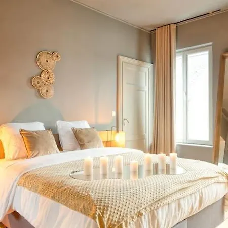 Spacious & Luminous Gem In Historic Building * Ghent
