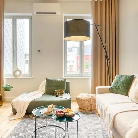 Apartment Spacious & Luminous Gem In Historic Building *
