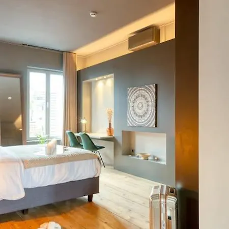 Spacious & Luminous Gem In Historic Building