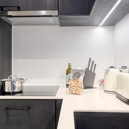 Apartment Spacious & Luminous Gem In Historic Building *